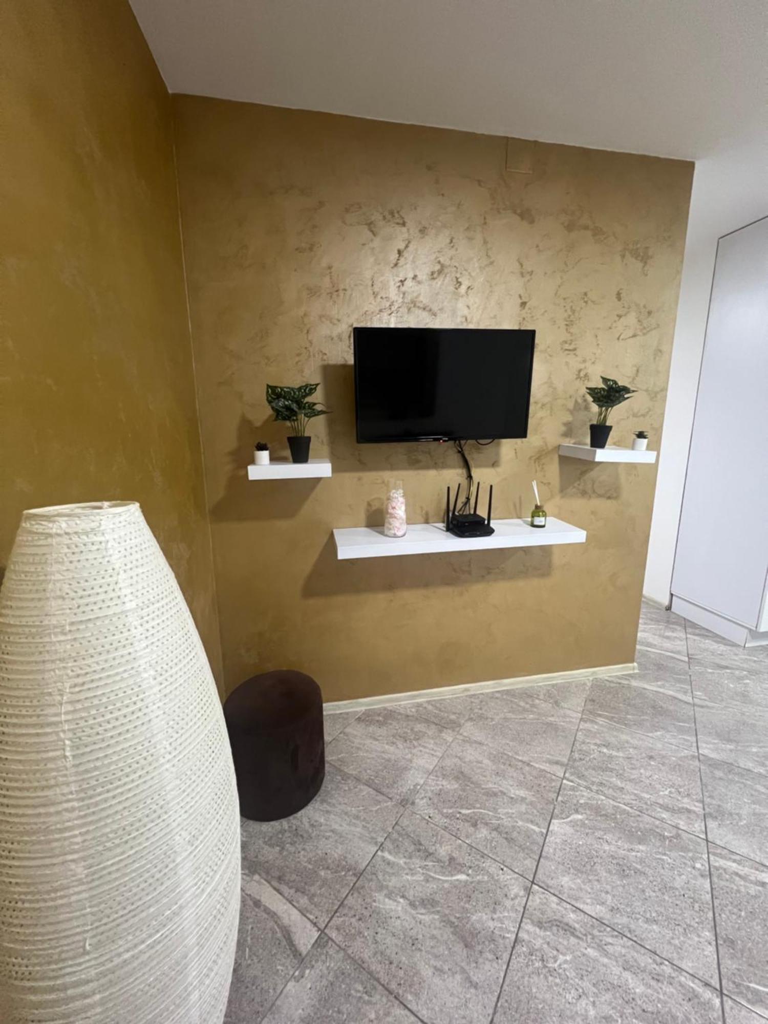סומבור Aurora Apartment מראה חיצוני תמונה