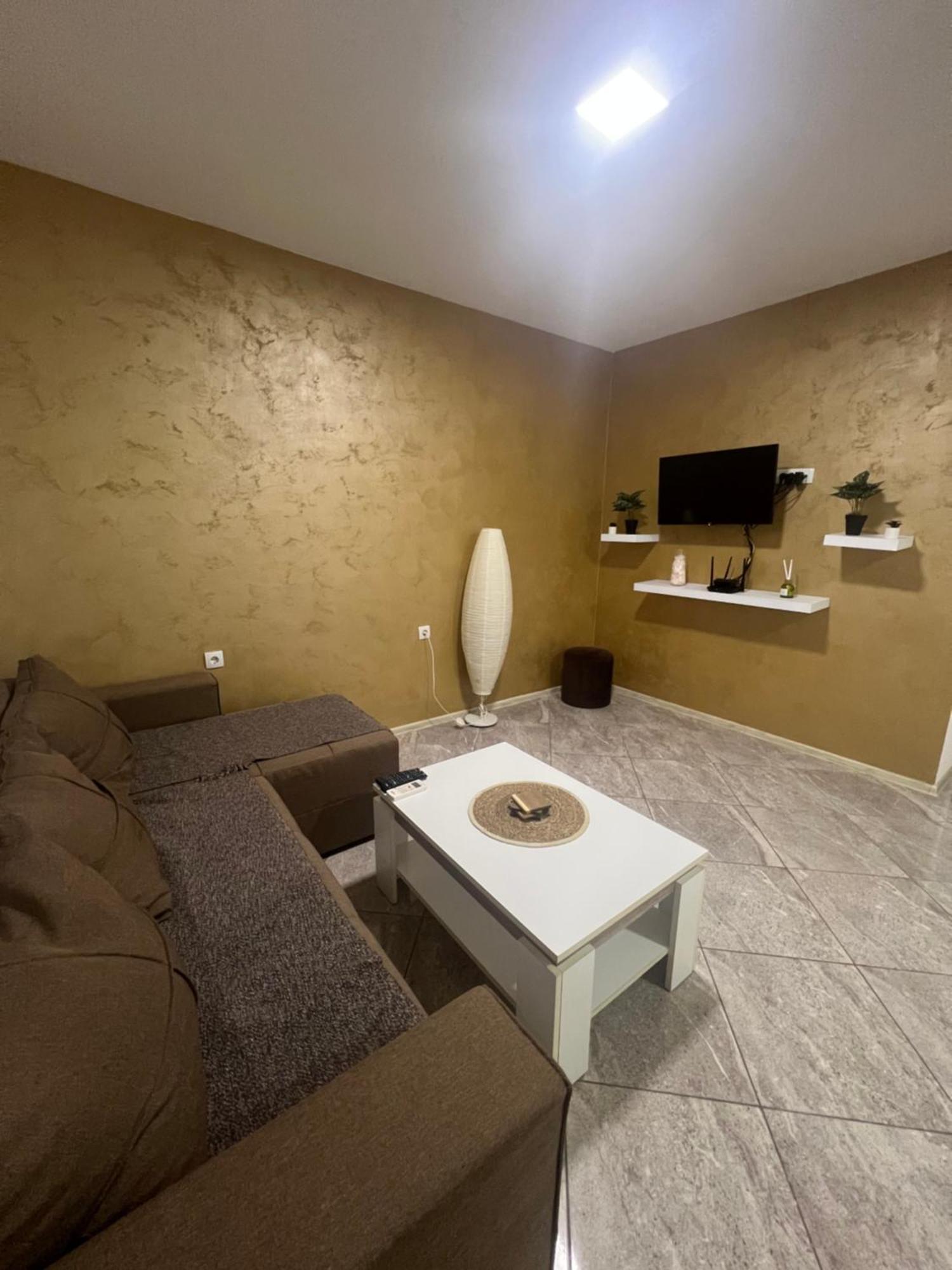 סומבור Aurora Apartment מראה חיצוני תמונה