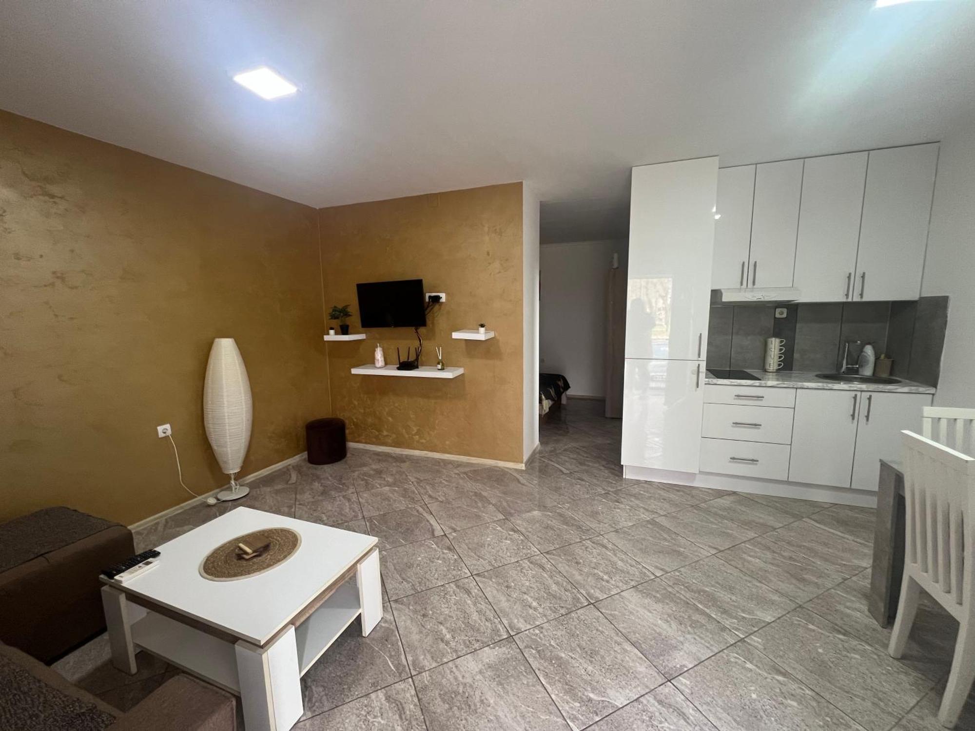 סומבור Aurora Apartment מראה חיצוני תמונה